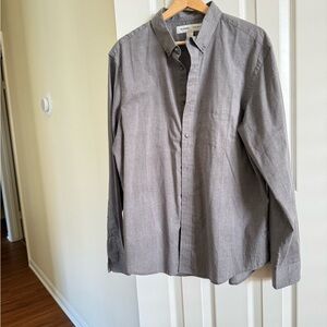 Men's Gray Button-Up Shirt